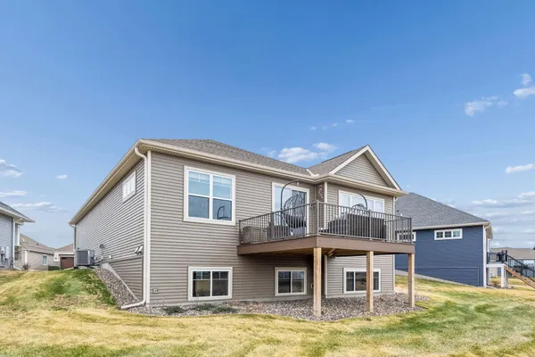 $625,000 | 2055 Oakpointe Drive, Waconia, MN 55387