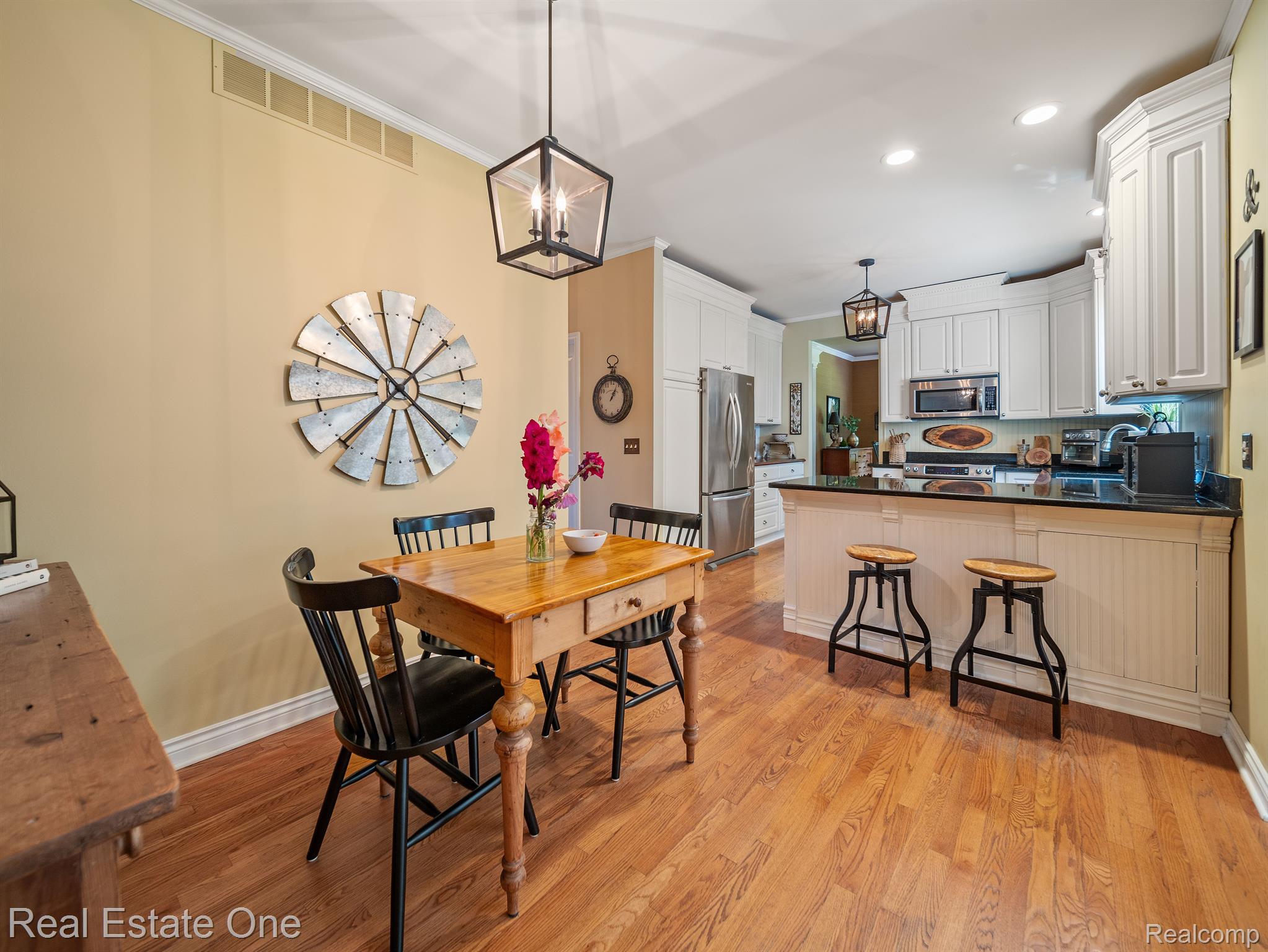 11622 Ridge Road South Lyon, MI 48178 - Photo 14 of 36 Kitchen - Breakfast Dining