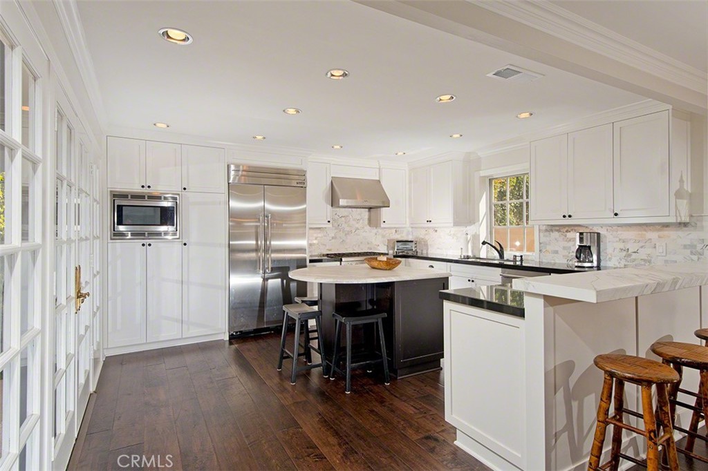 718 Emerald Bay Laguna Beach, CA 92651 - Photo 8 of 21