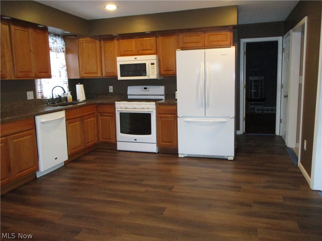 490 Mapleview Drive Seven Hills, OH 44131 - Photo 9 of 50