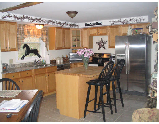 85 Town Farm Road Sutton, MA 01590 - Photo 3 of 12 Gallery Image 3
