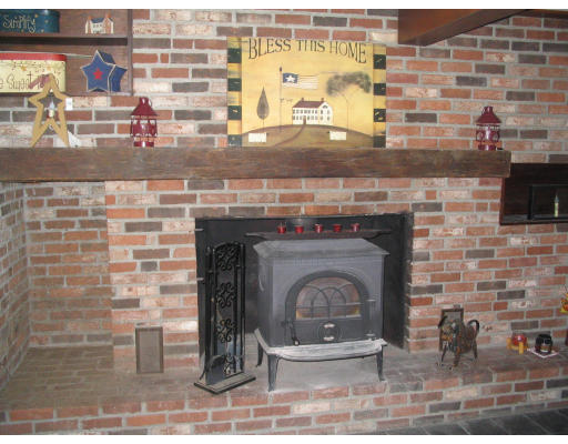 85 Town Farm Road Sutton, MA 01590 - Photo 4 of 12 Gallery Image 4