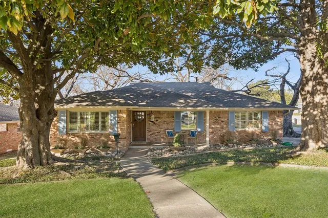 front view of house with a yard