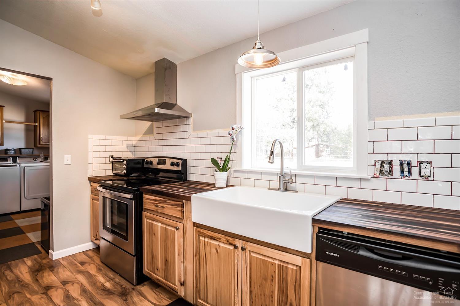 55855 Swan Road Bend, OR 97707 - Photo 9 of 25 Additional Photo