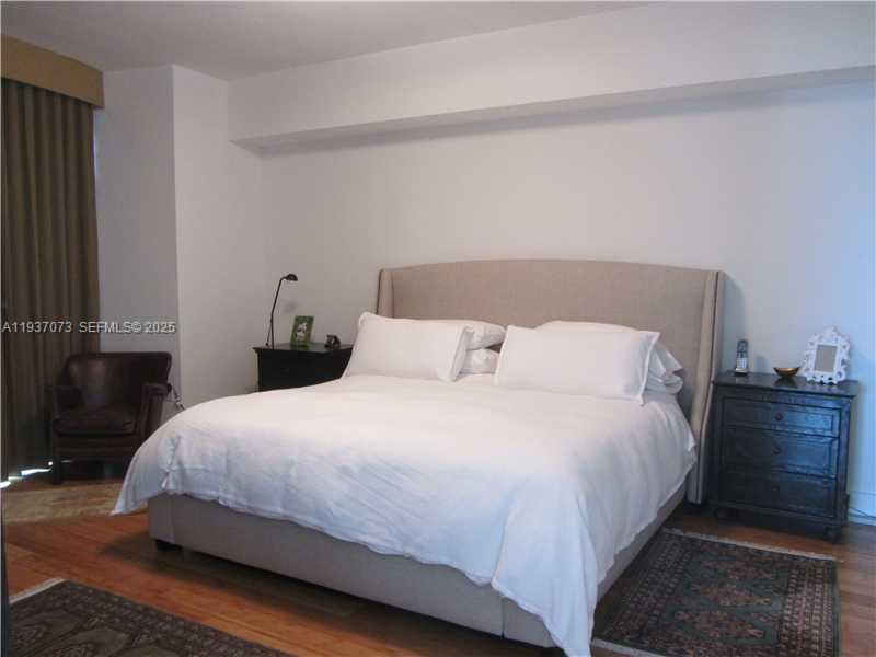 495 Brickell Avenue, Unit 2401 Miami, FL 33131 - Photo 19 of 33 Bedroom Master