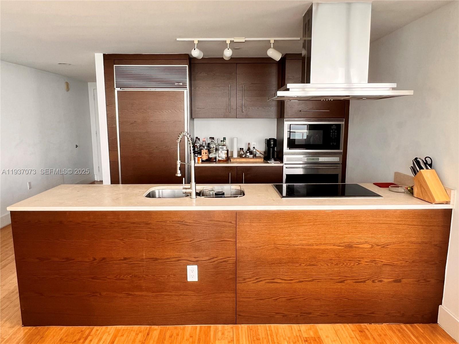 495 Brickell Avenue, Unit 2401 Miami, FL 33131 - Photo 9 of 33