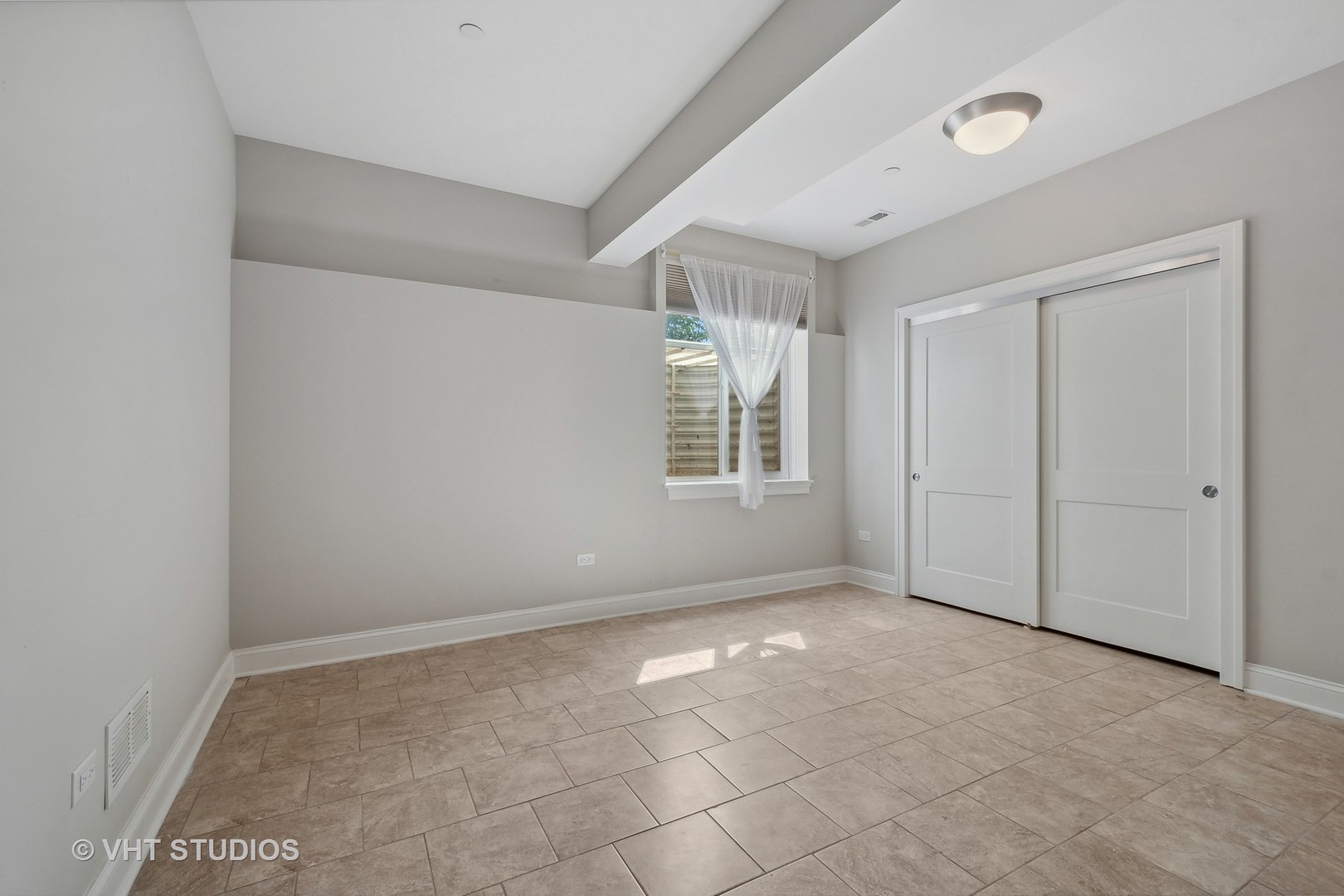 2004 West Sibley Street Park Ridge, IL 60068 - Photo 27 of 40 an empty room with windows