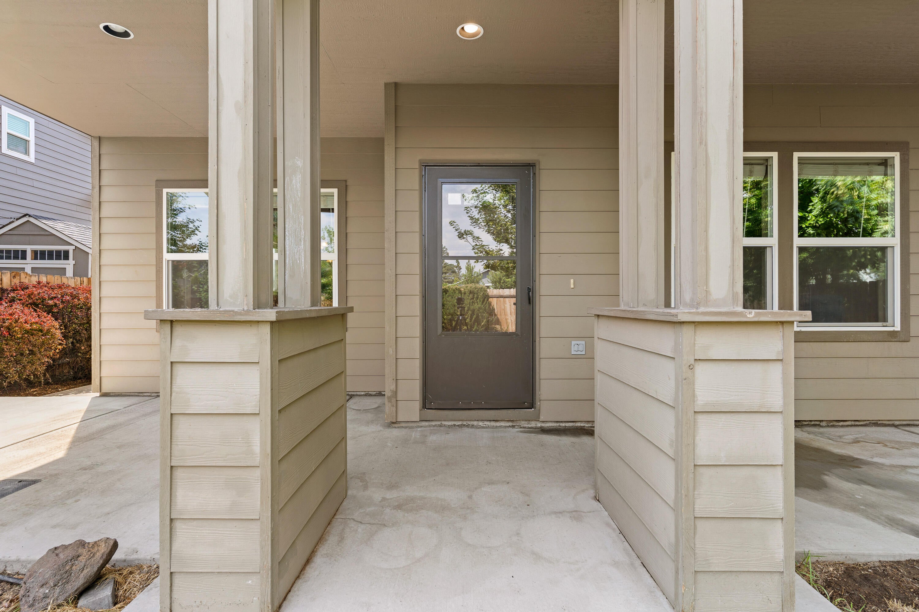 1351 Southwest 27th Street Redmond, OR 97756 - Photo 4 of 24 DSC09008-2