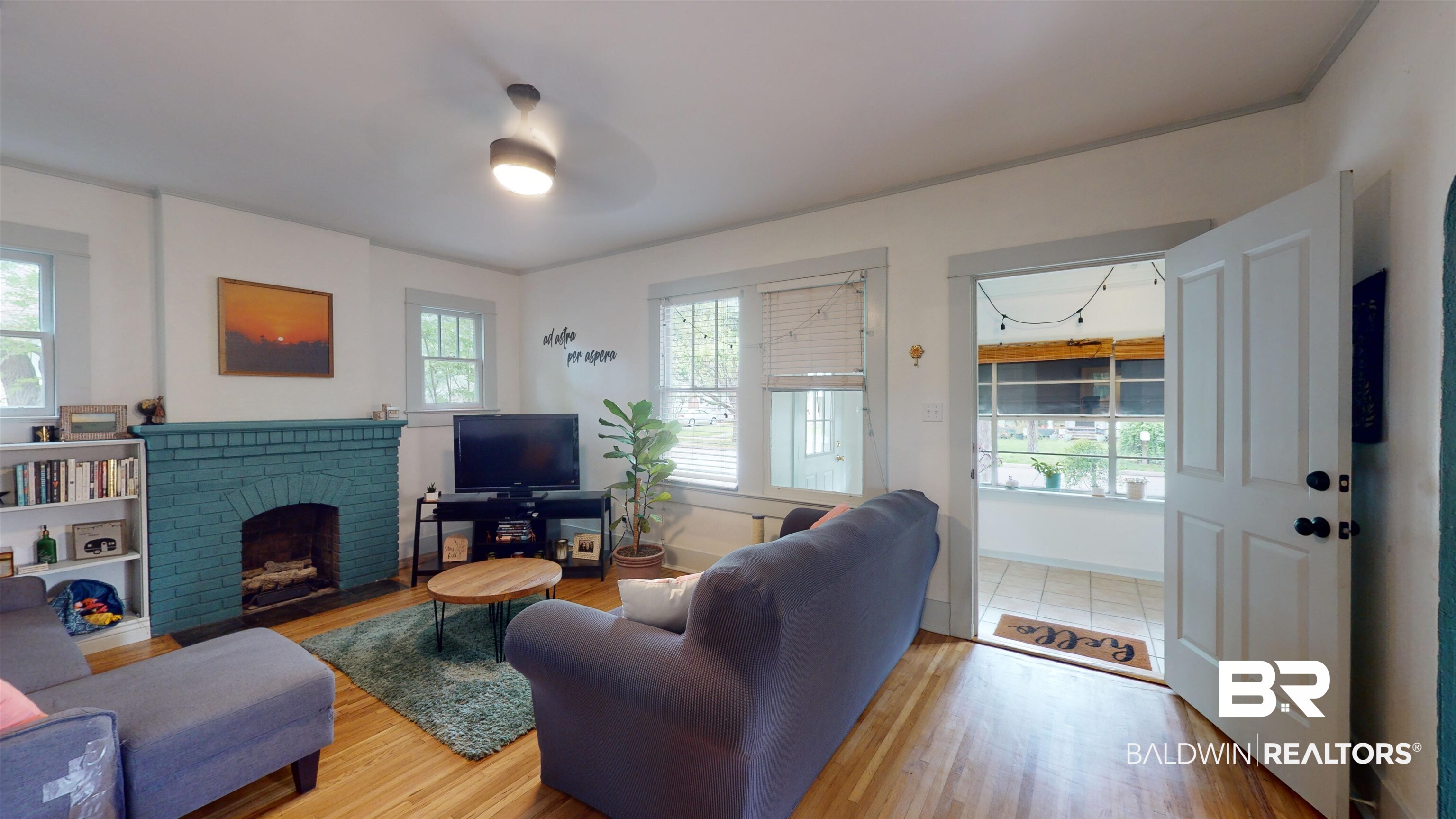 255 Crenshaw Street Mobile, AL 36606 - Photo 2 of 22