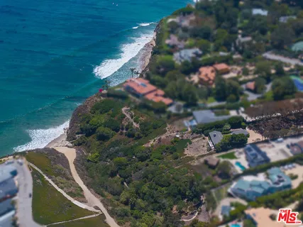 $19,450,000 | 6734 Zumirez Drive, Malibu, CA 90265