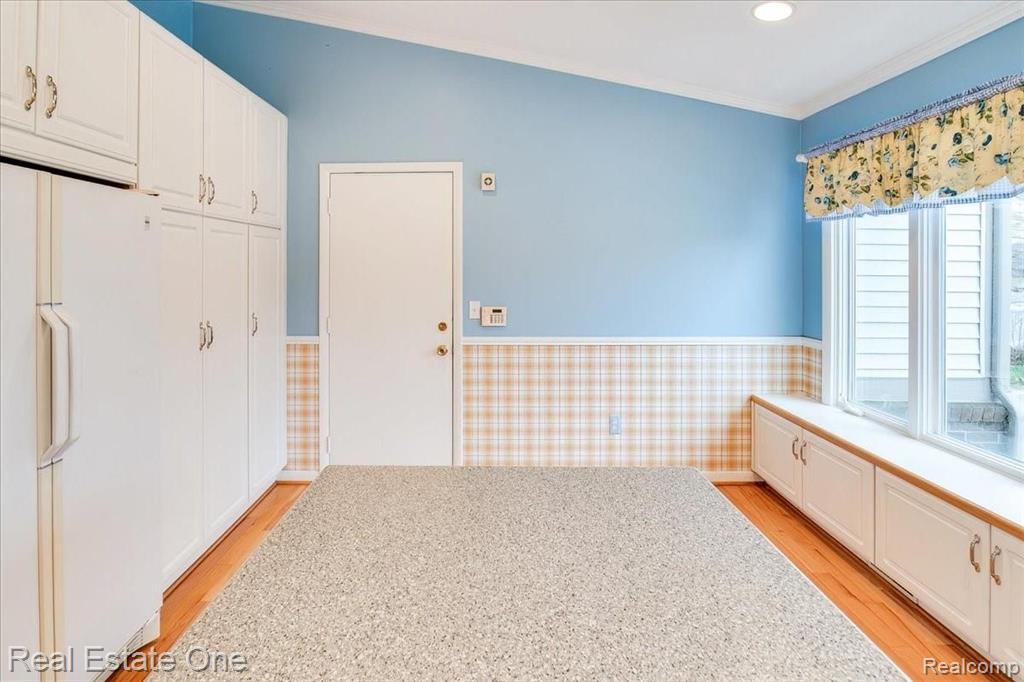 2051 Warrington Road Rochester Hills, MI 48307 - Photo 14 of 64