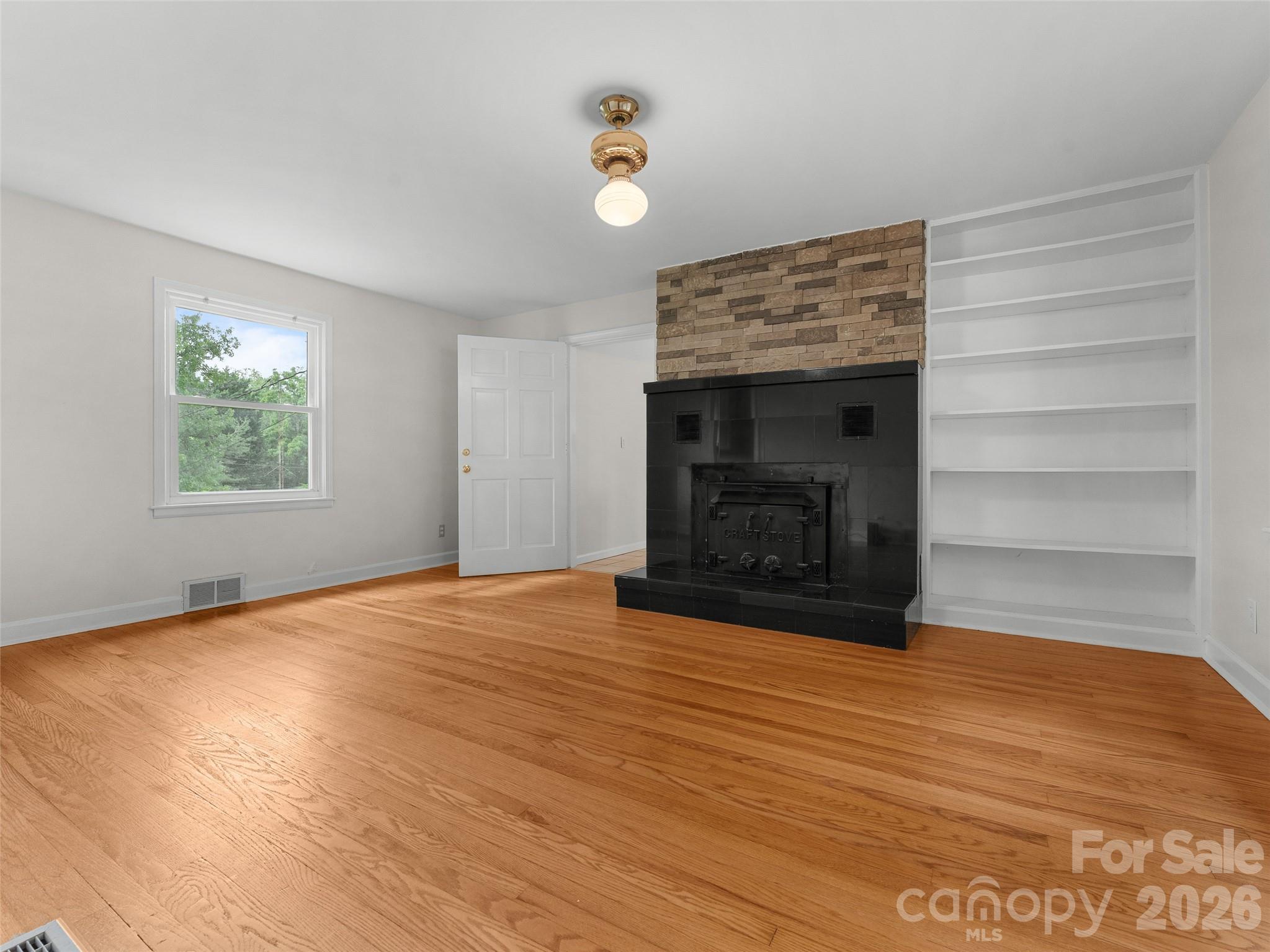 1705 Willow Road Hendersonville, NC 28739 - Photo 8 of 30