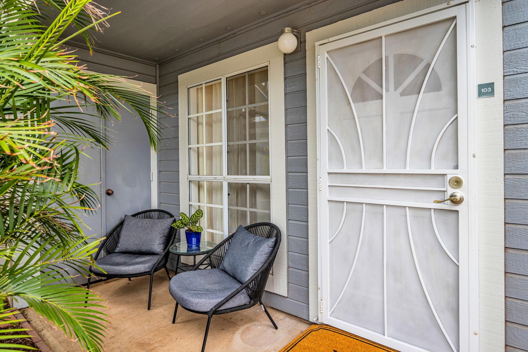 160 Keonekai Road, Unit 8103 Kihei, HI 96753 - Photo 31 of 47 a living room with furniture and a window