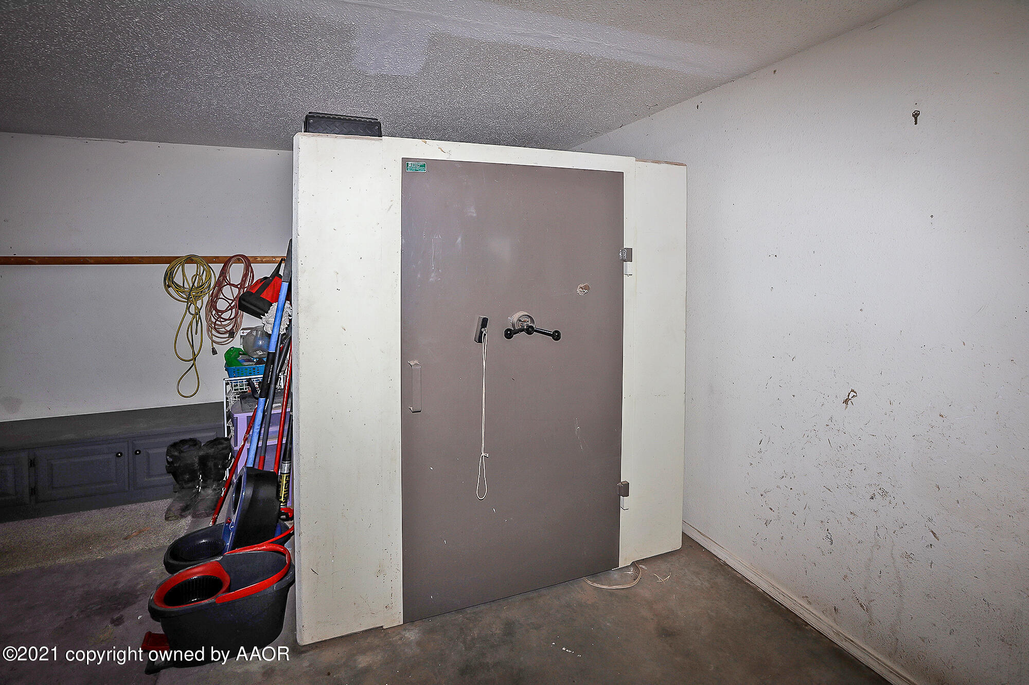 9300 South Blessen Road Amarillo, TX 79119 - Photo 38 of 40 Safe Room