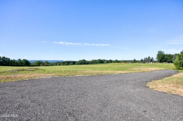 $524,900 | 734 Groveside Road, Pittstown, NY 12028