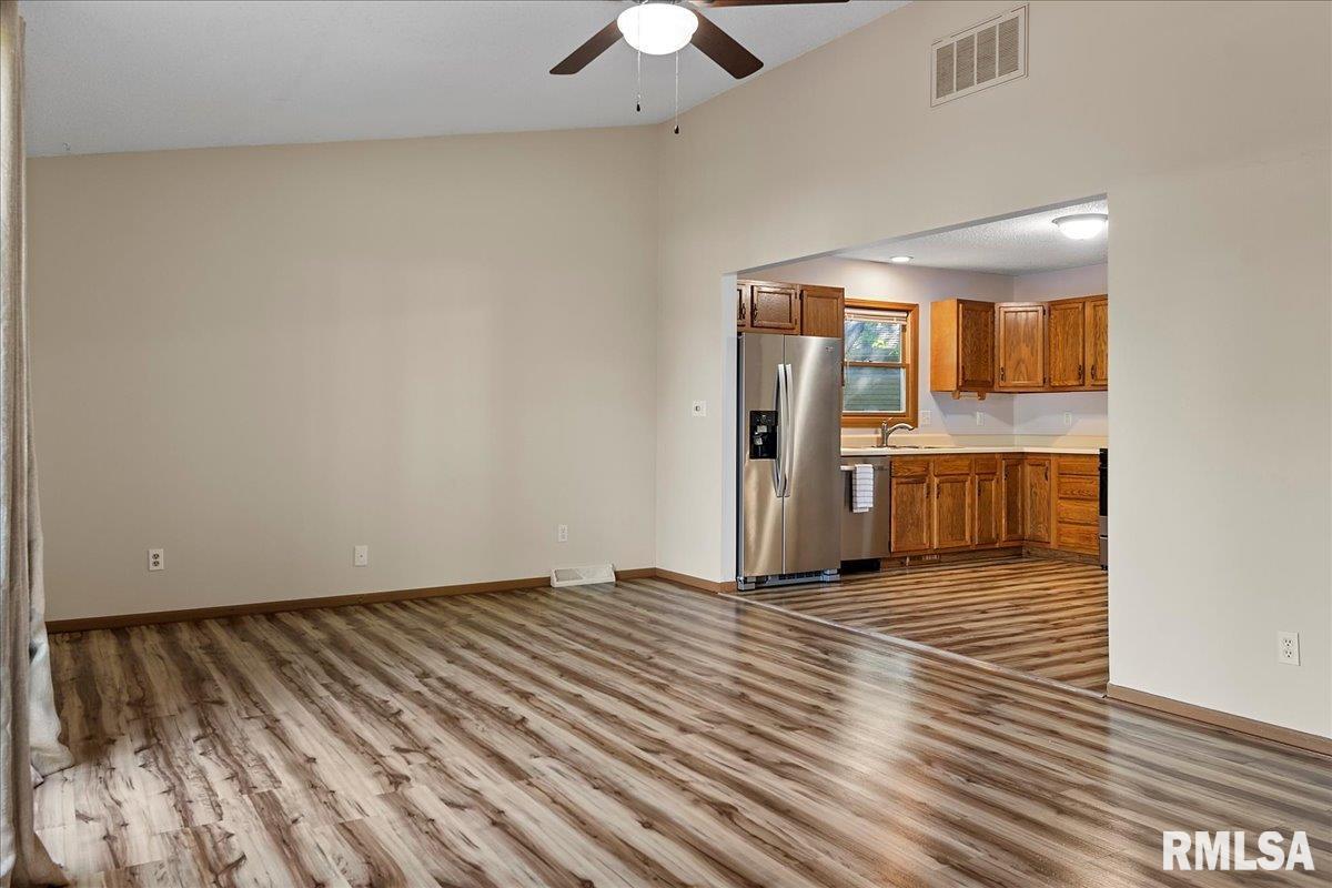 5217 Buford Street Springfield, IL 62703 - Photo 5 of 28 Gallery Image 5
