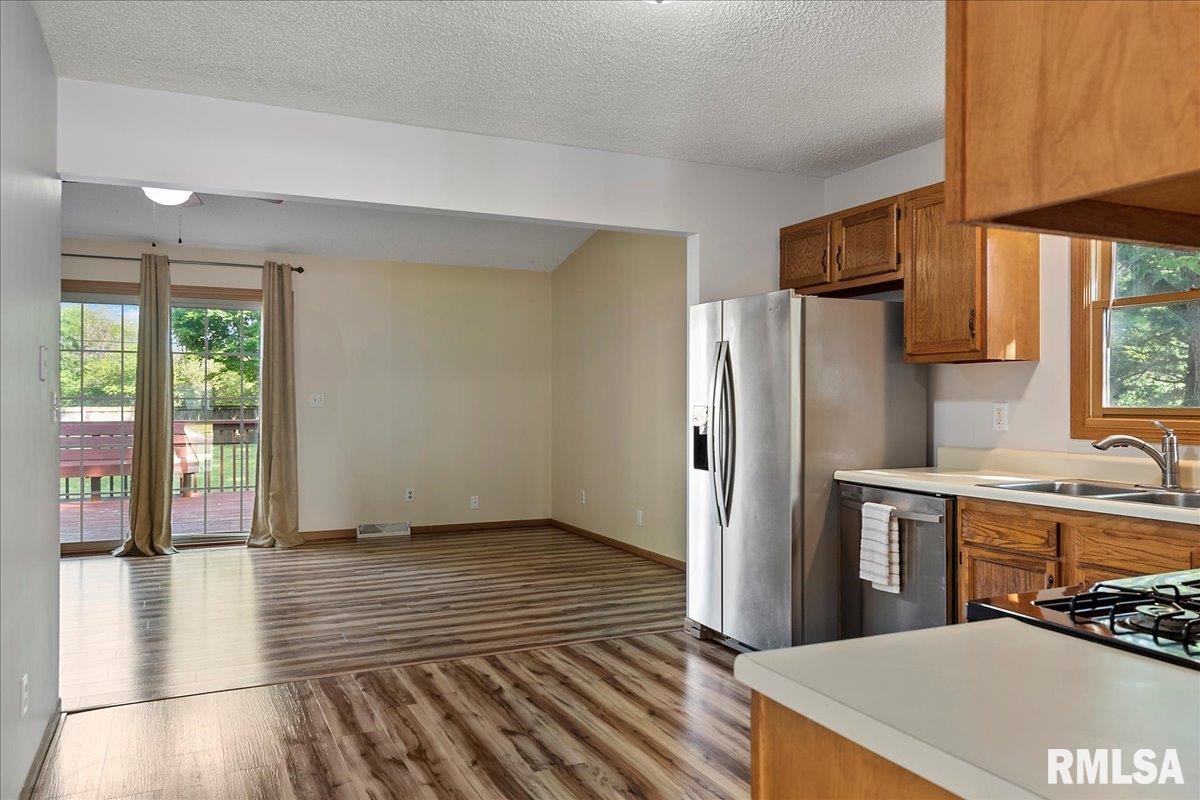 5217 Buford Street Springfield, IL 62703 - Photo 10 of 28 Gallery Image 10