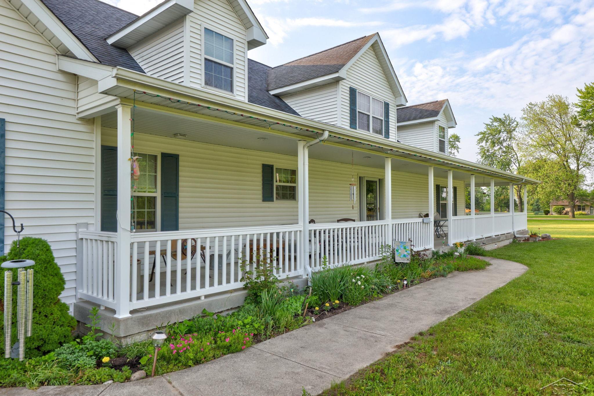 2300 Liberty Road Saginaw, MI 48604 - Photo 3 of 81
