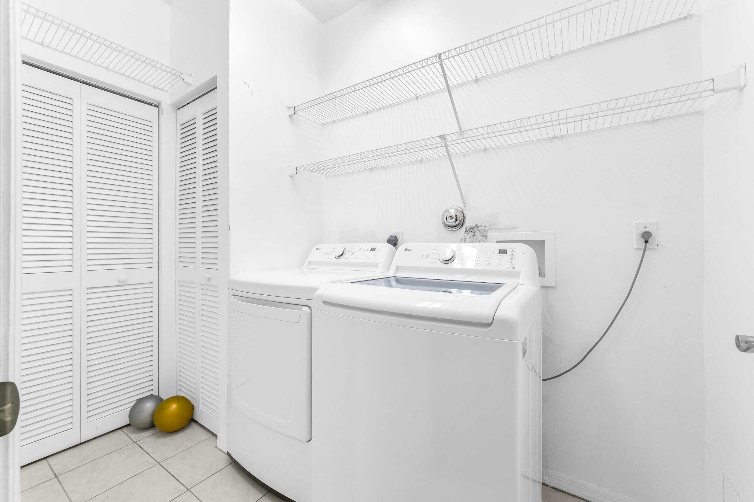 8550 Vía Romana, Unit 2 Boca Raton, FL 33496 - Photo 18 of 21 photo-16