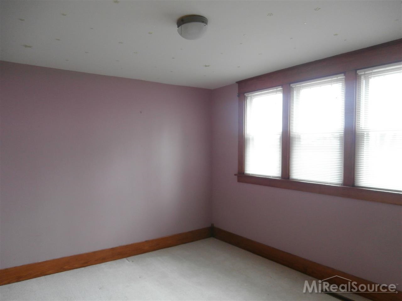 269 East Bennington Road Owosso, MI 48867 - Photo 27 of 29 31234614-26.JPG