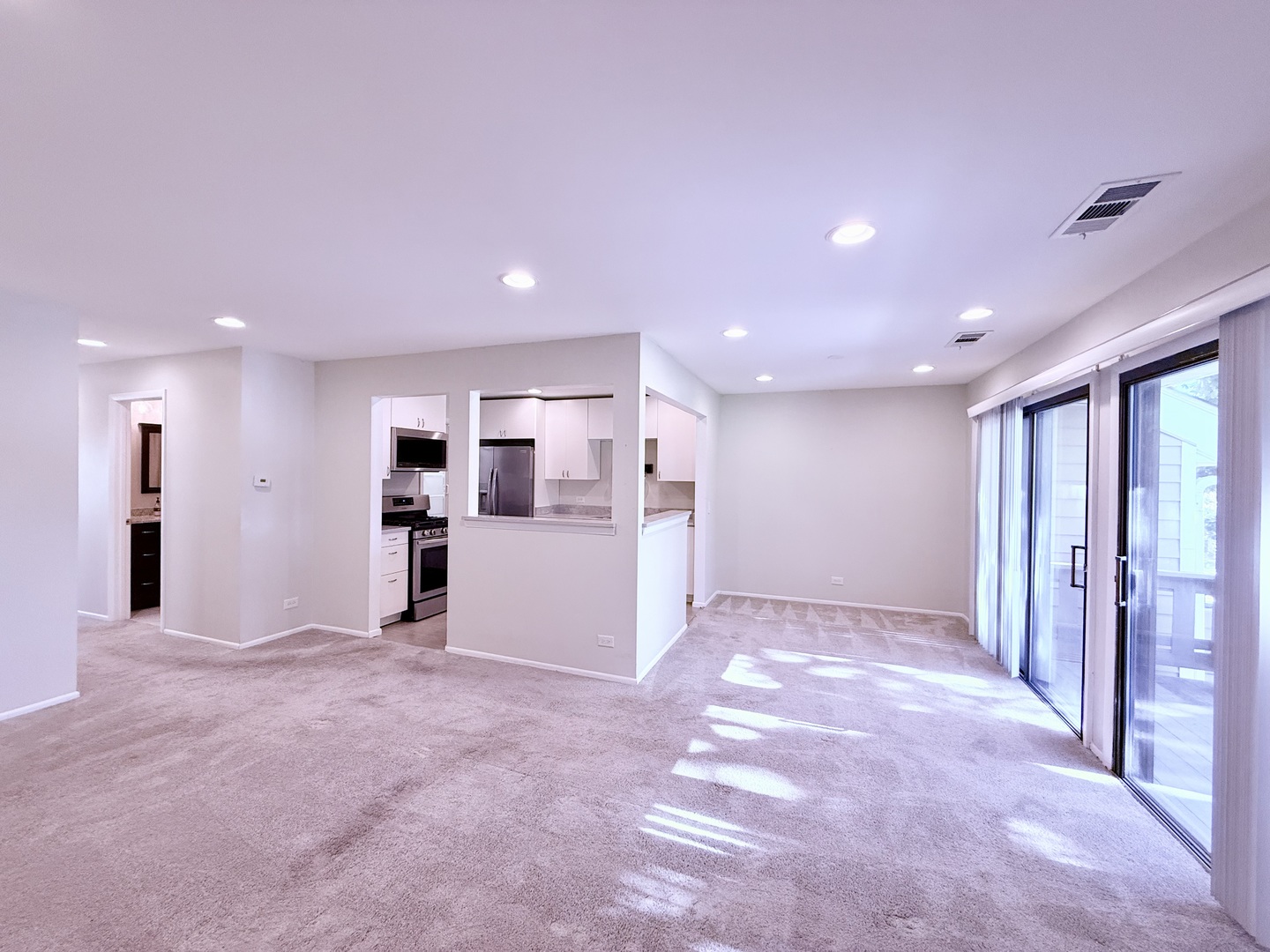 70 Margate Court, Unit C2 Schaumburg, IL 60193 - Photo 4 of 26