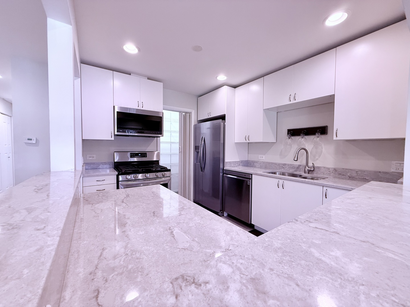 70 Margate Court, Unit C2 Schaumburg, IL 60193 - Photo 7 of 26