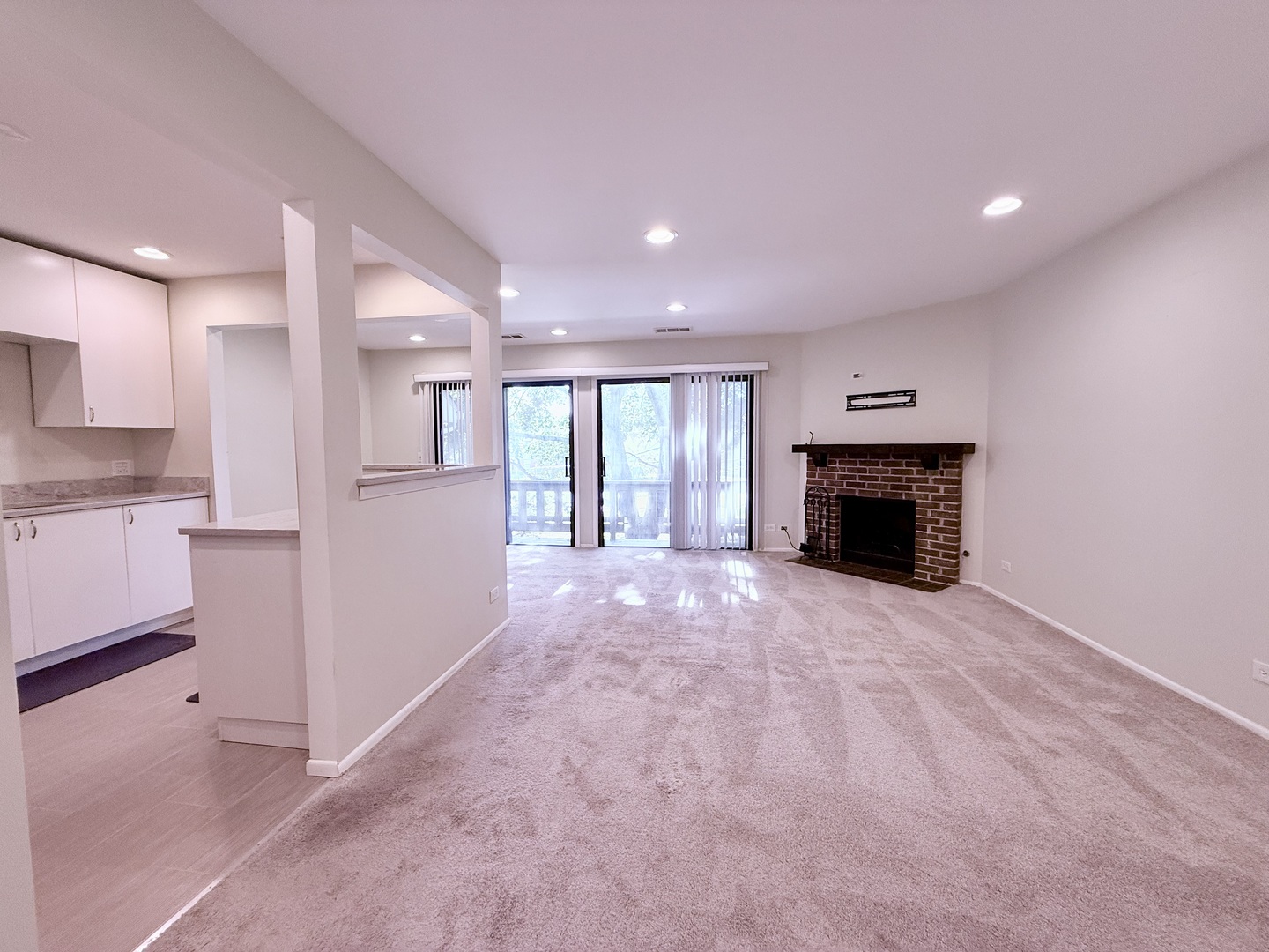 70 Margate Court, Unit C2 Schaumburg, IL 60193 - Photo 9 of 26