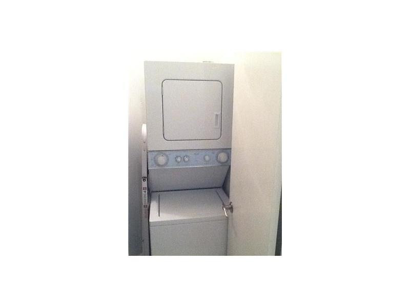 6403 Boca Circle, Unit 96 Boca Raton, FL 33433 - Photo 11 of 18 Laundry Room
