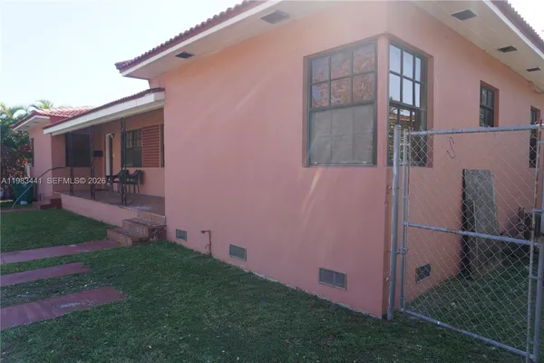 $1,500,000 | 2660 Southwest 36th Avenue, Miami, FL 33133