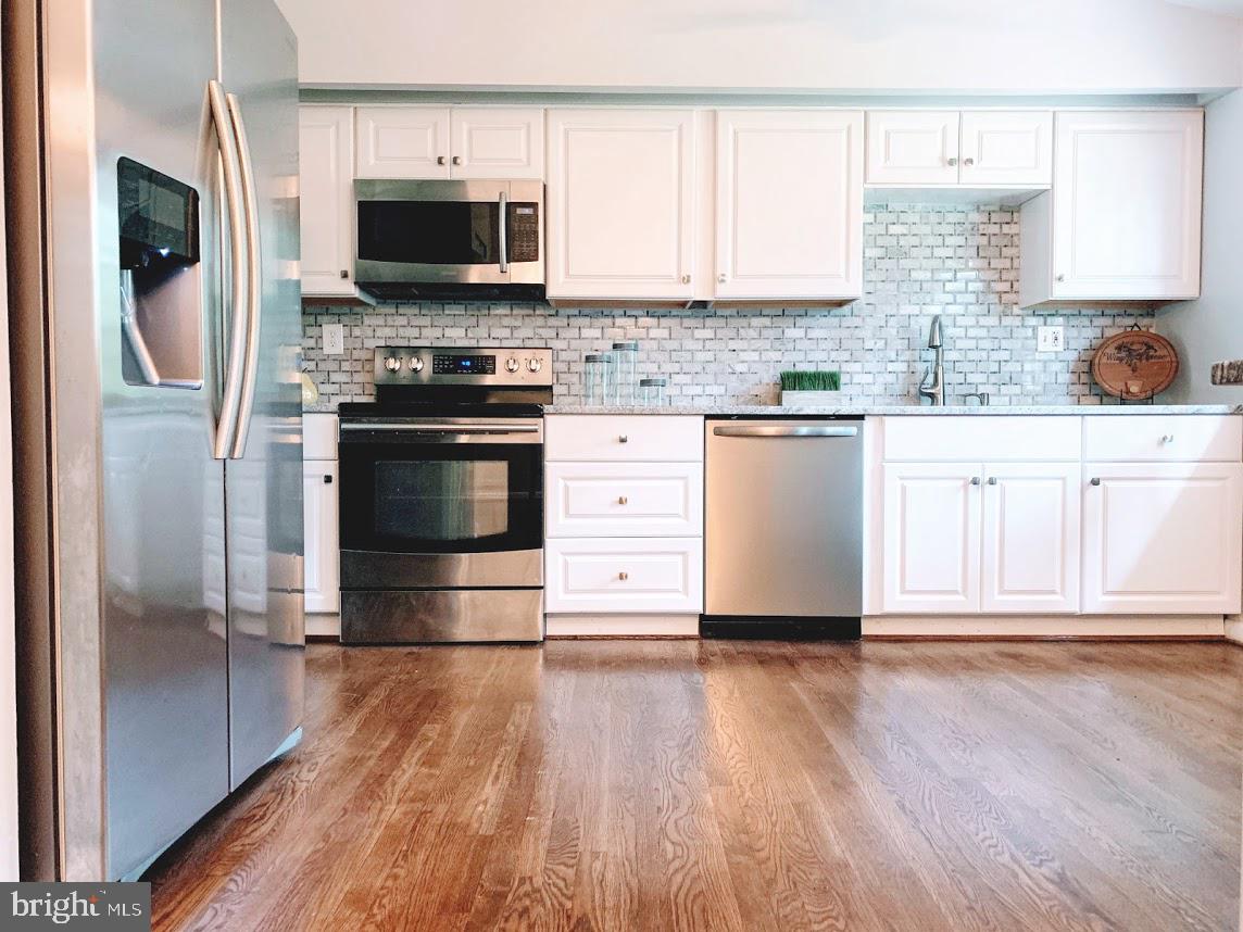 9107 Pittsfield Road Baltimore, MD 21208 - Photo 5 of 19 Modern backsplash