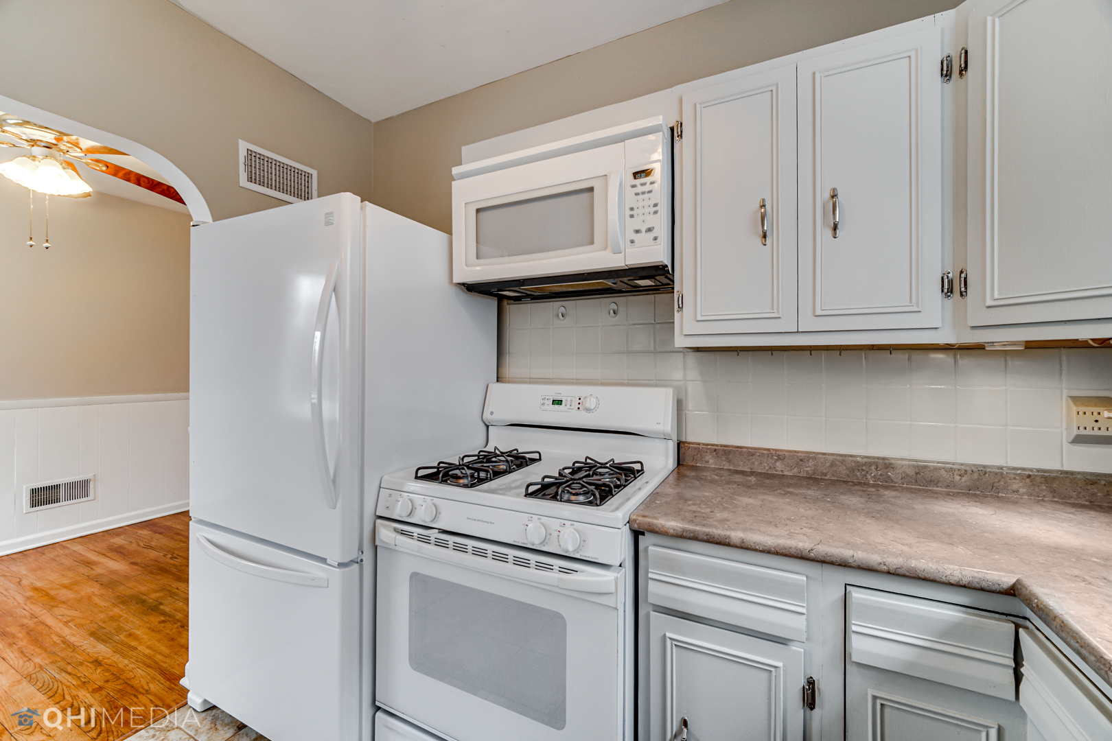 26W121 Jewell Road Wheaton, IL 60187 - Photo 12 of 28