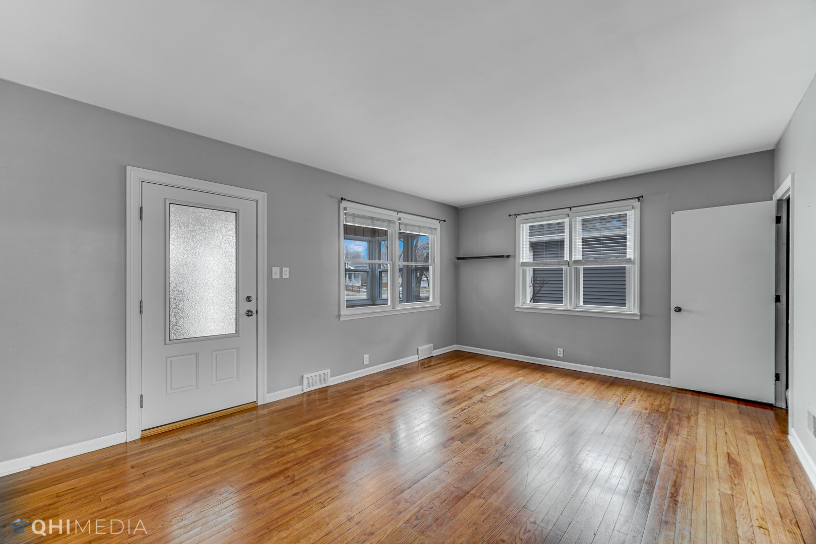 26W121 Jewell Road Wheaton, IL 60187 - Photo 6 of 28