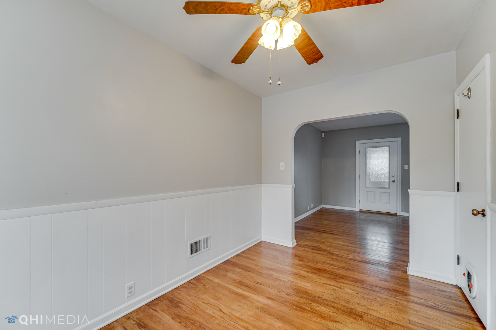 26W121 Jewell Road Wheaton, IL 60187 - Photo 8 of 28