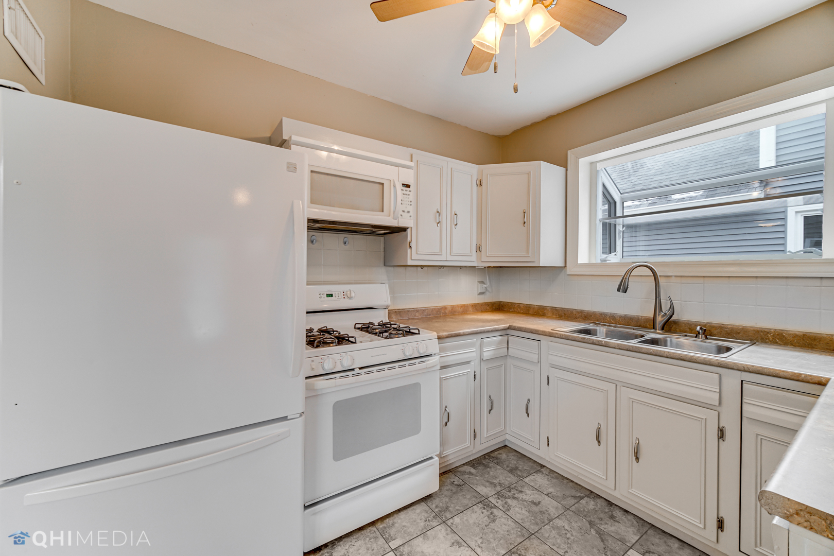 26W121 Jewell Road Wheaton, IL 60187 - Photo 9 of 28