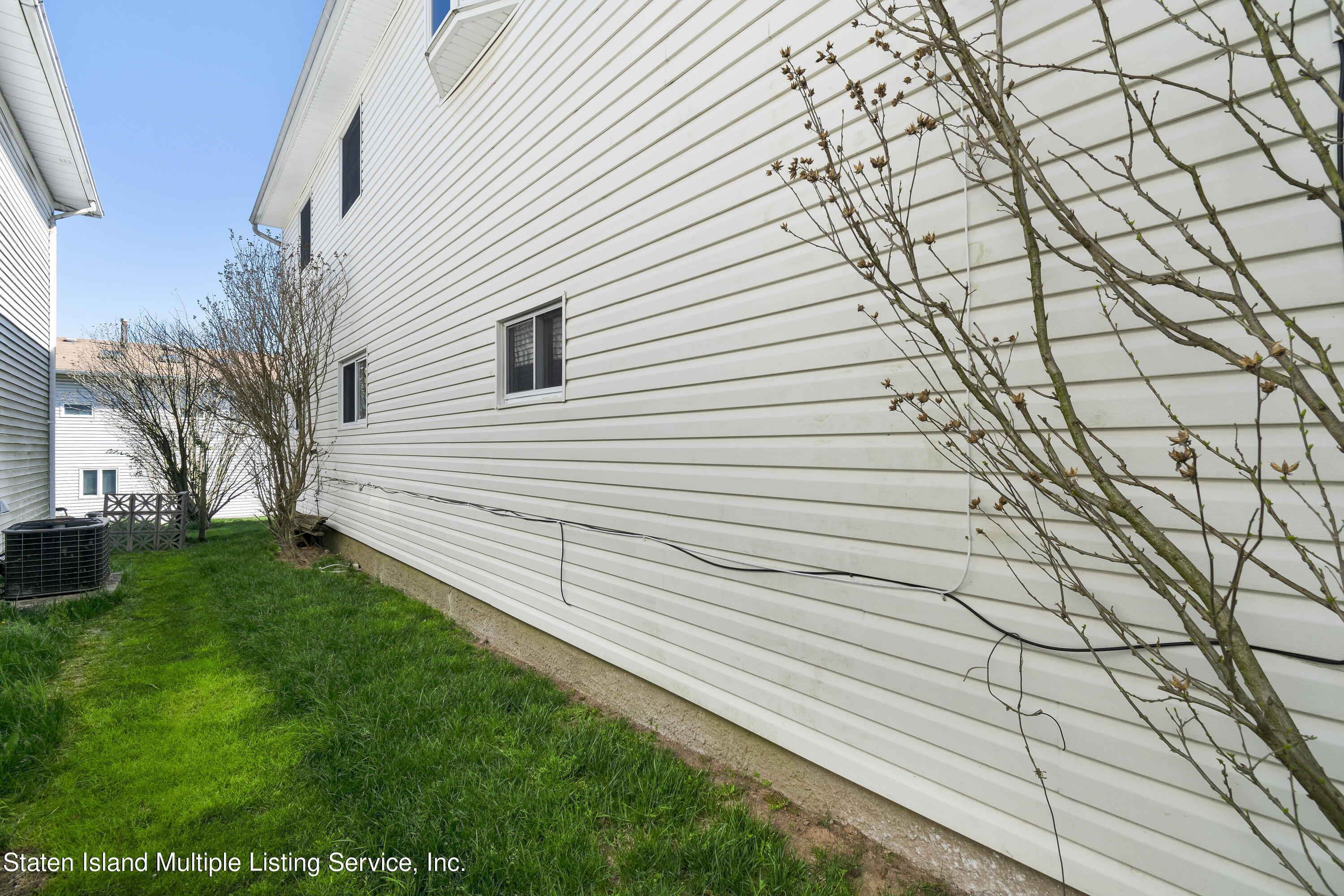 1051 Willowbrook Road Staten Island, NY 10314 - Photo 3 of 28 DSC_6799