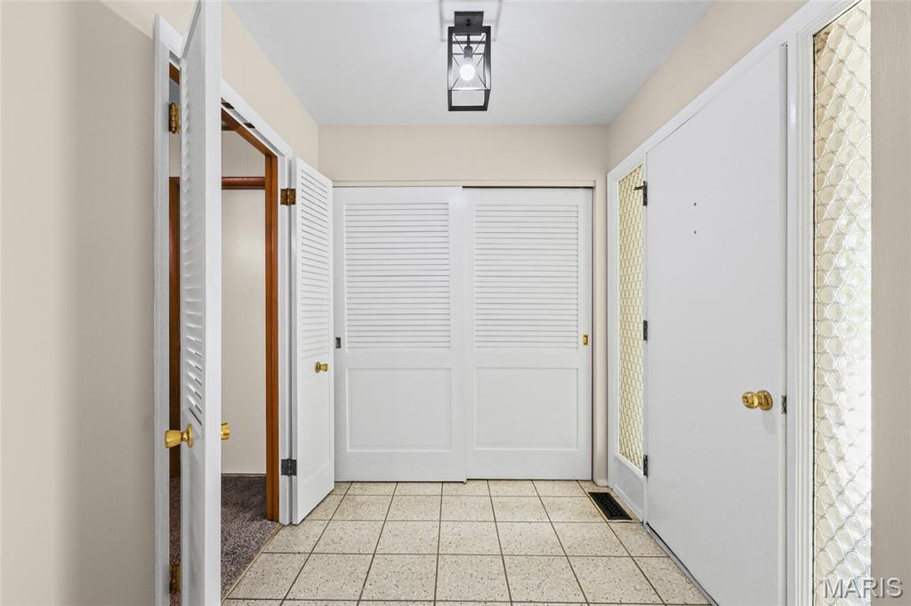 8970 South Laclede Station Road St. Louis, MO 63123 - Photo 4 of 41 Gallery Image 4