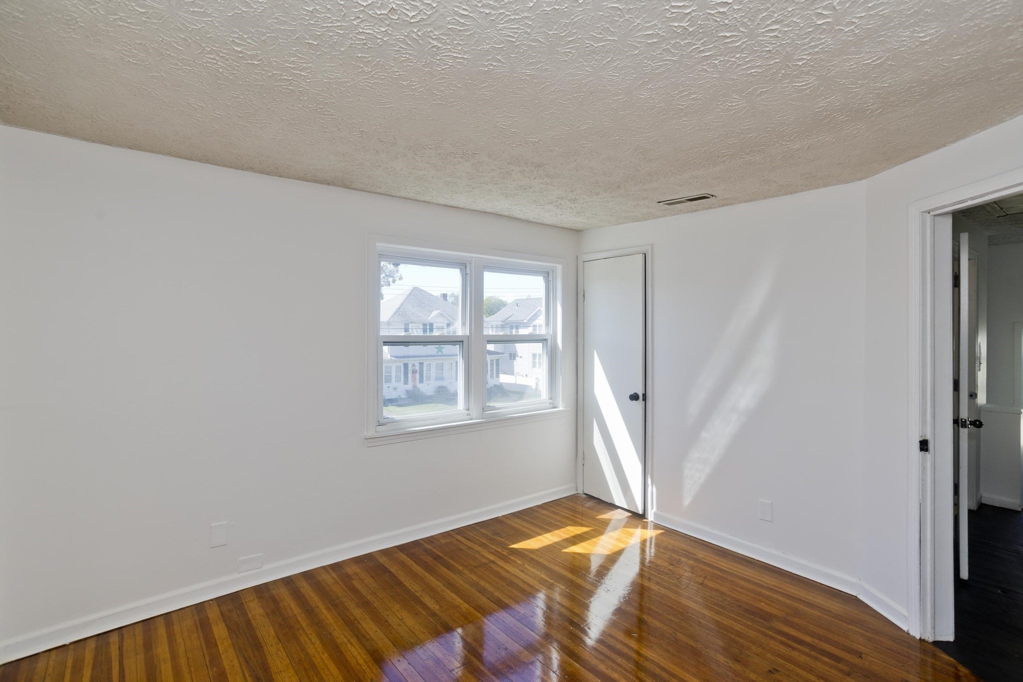 23 Jenness Street Springfield, MA 01104 - Photo 15 of 33 Gallery Image 15