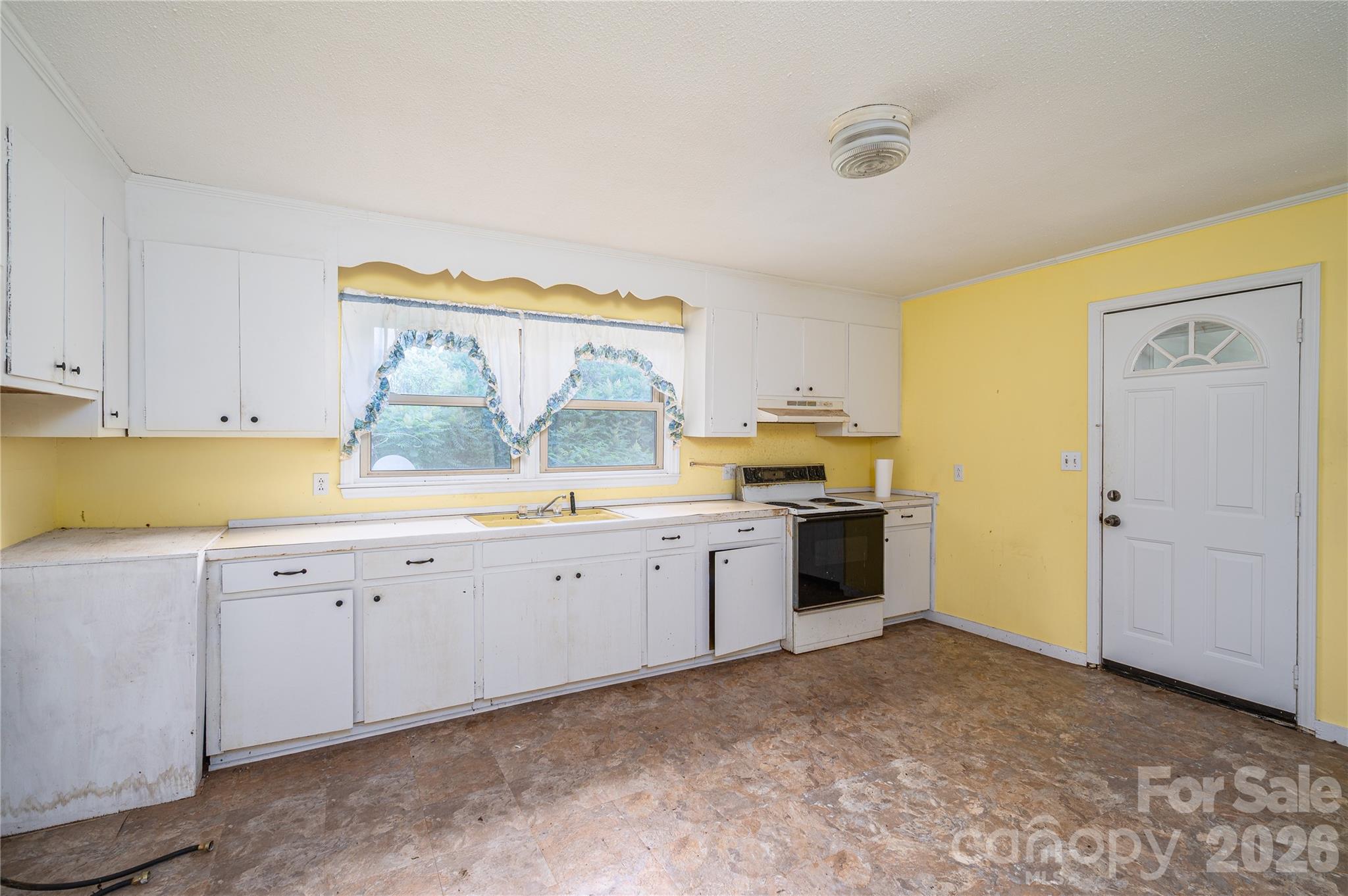 455 State Rd S-11-295 Blacksburg, SC 29702 - Photo 9 of 32