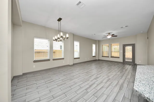 $2,400 | 211 Pleasant Hill Way, Conroe, TX 77304