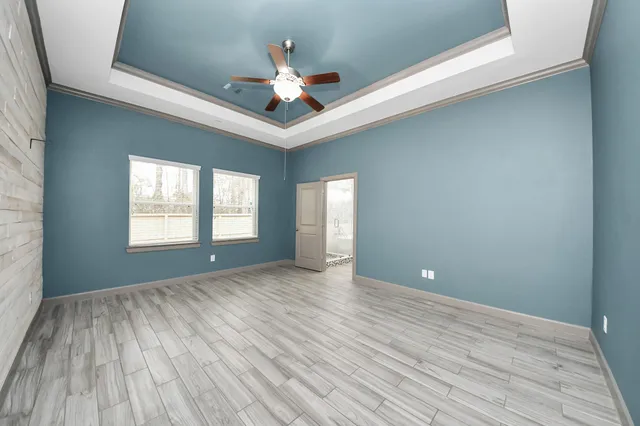 $2,400 | 211 Pleasant Hill Way, Conroe, TX 77304