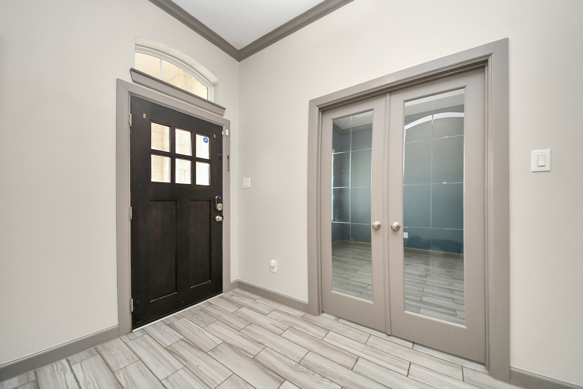 211 Pleasant Hill Way Conroe, TX 77304 - Photo 41 of 50 a view of an empty room with closet and a window