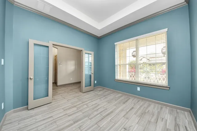 $2,400 | 211 Pleasant Hill Way, Conroe, TX 77304