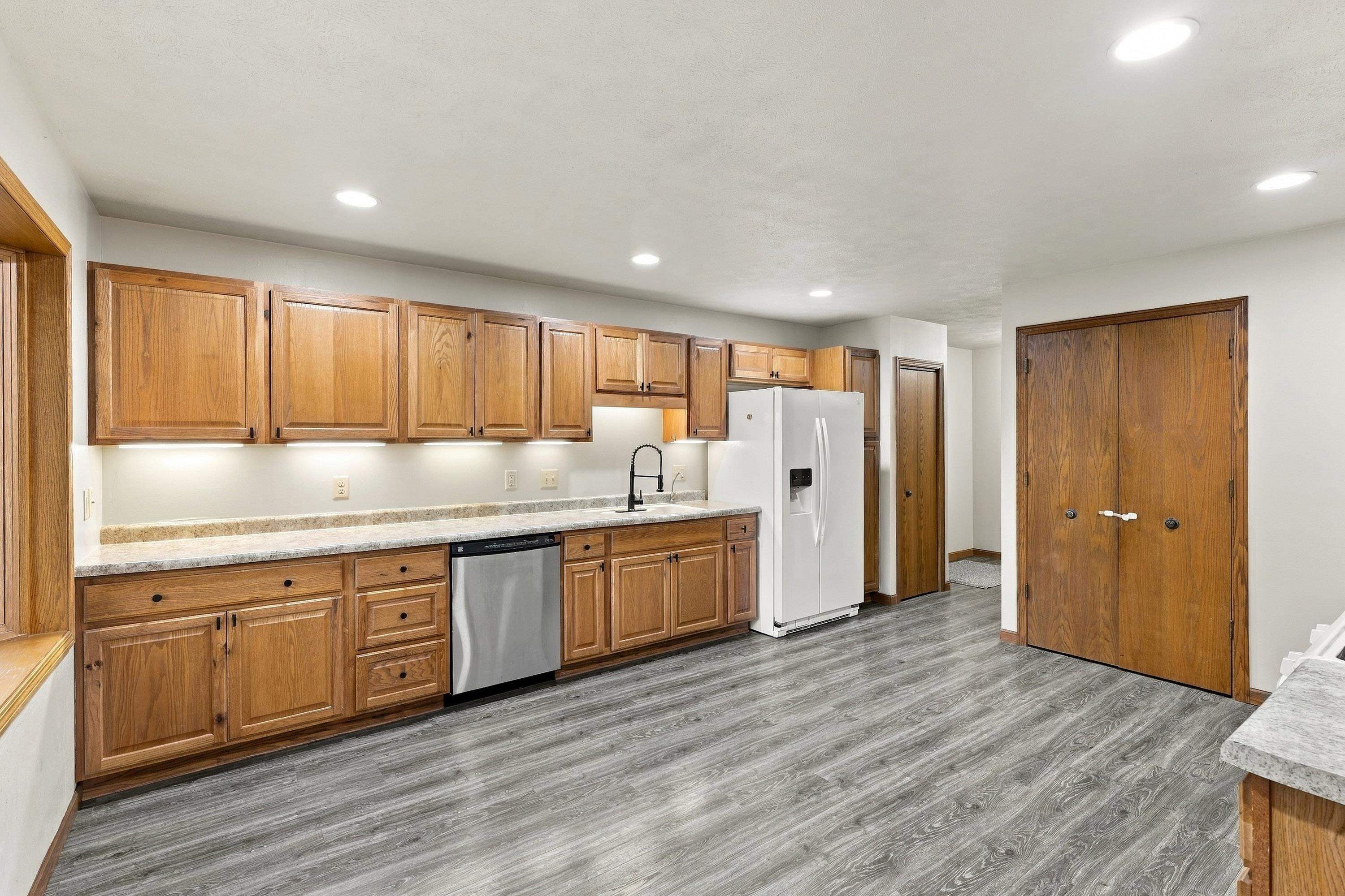 415 Waterloo Road Marshall, WI 53559 - Photo 18 of 38 Gallery Image 18
