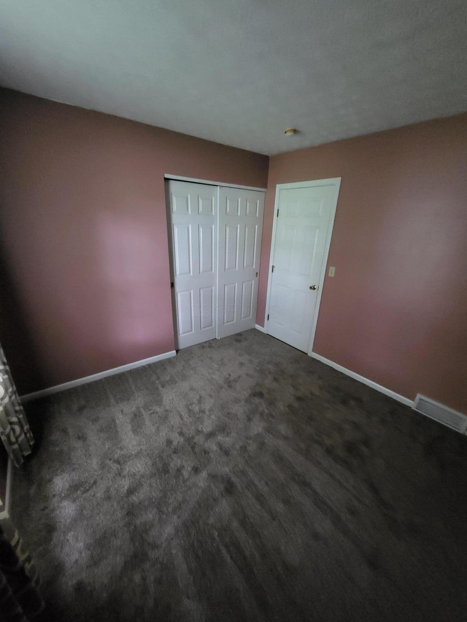 1852 Churchill Downs Road Newark, OH 43055 - Photo 12 of 17 3rd Bedroom