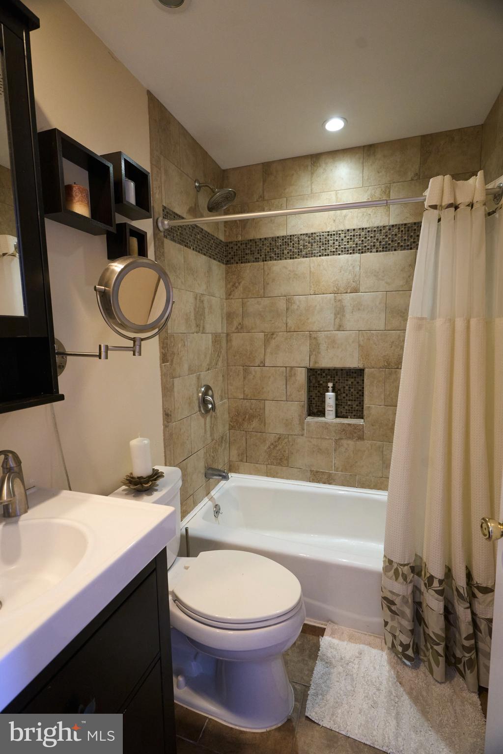 8905 Springview Road Philadelphia, PA 19115 - Photo 48 of 59 Hall Bath