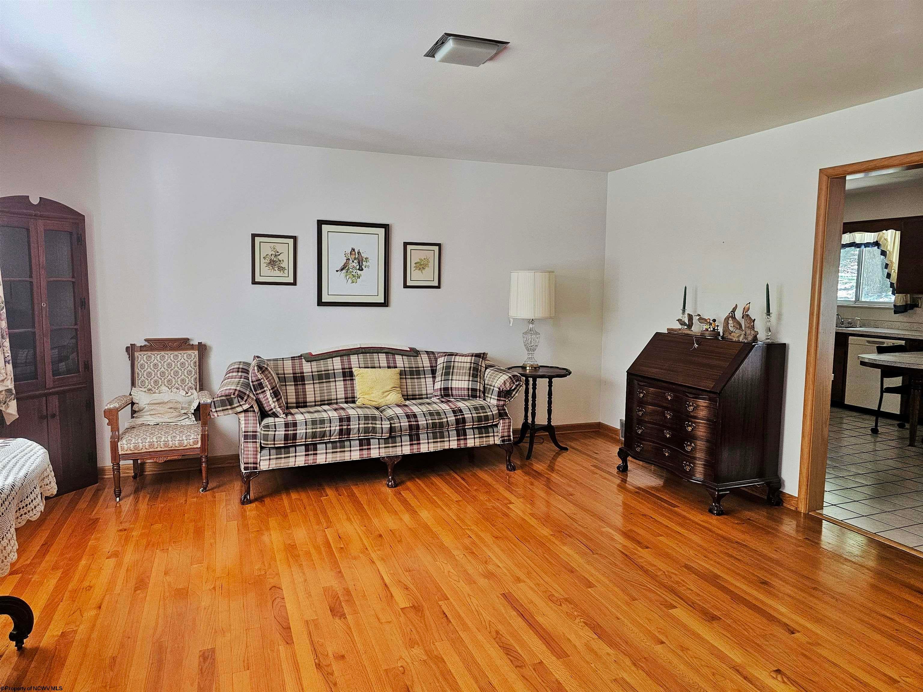 879 Country Club Road Clarksburg, WV 26301 - Photo 3 of 16 Gallery Image 3