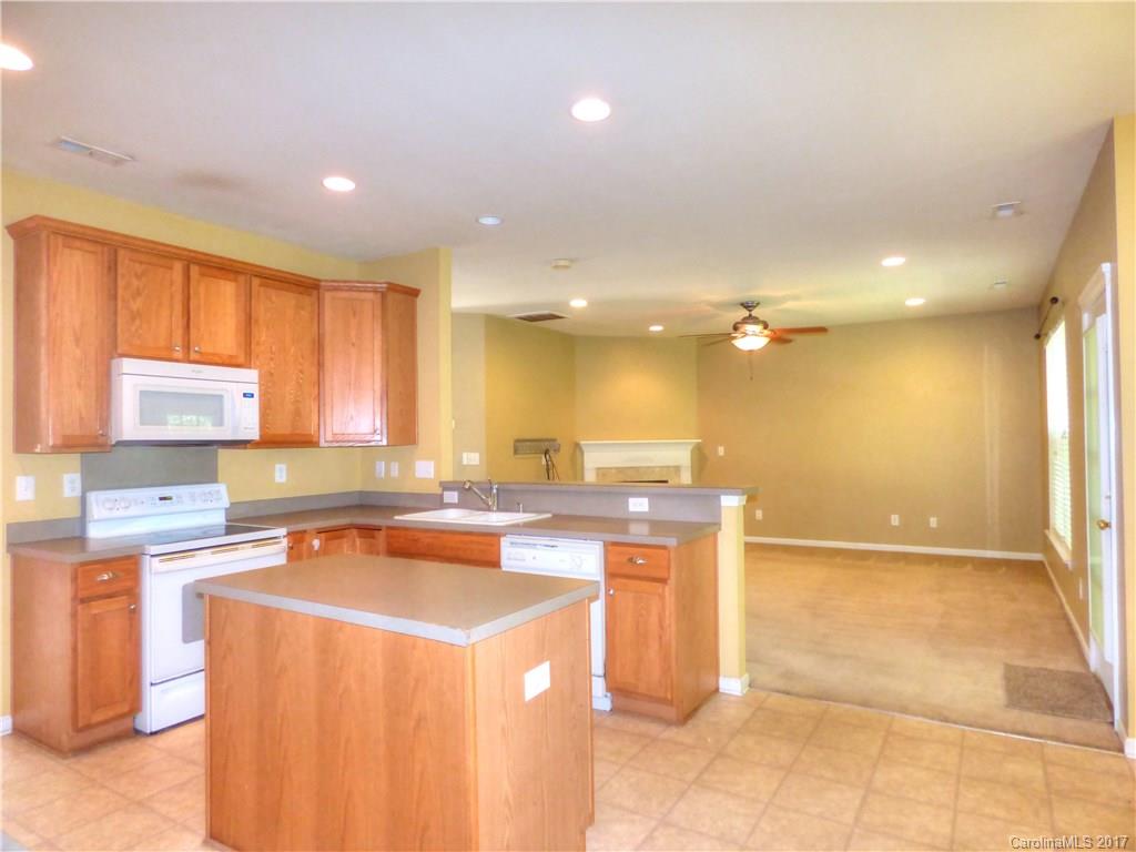 6606 Riva Ridge Court Charlotte, NC 28216 - Photo 2 of 23