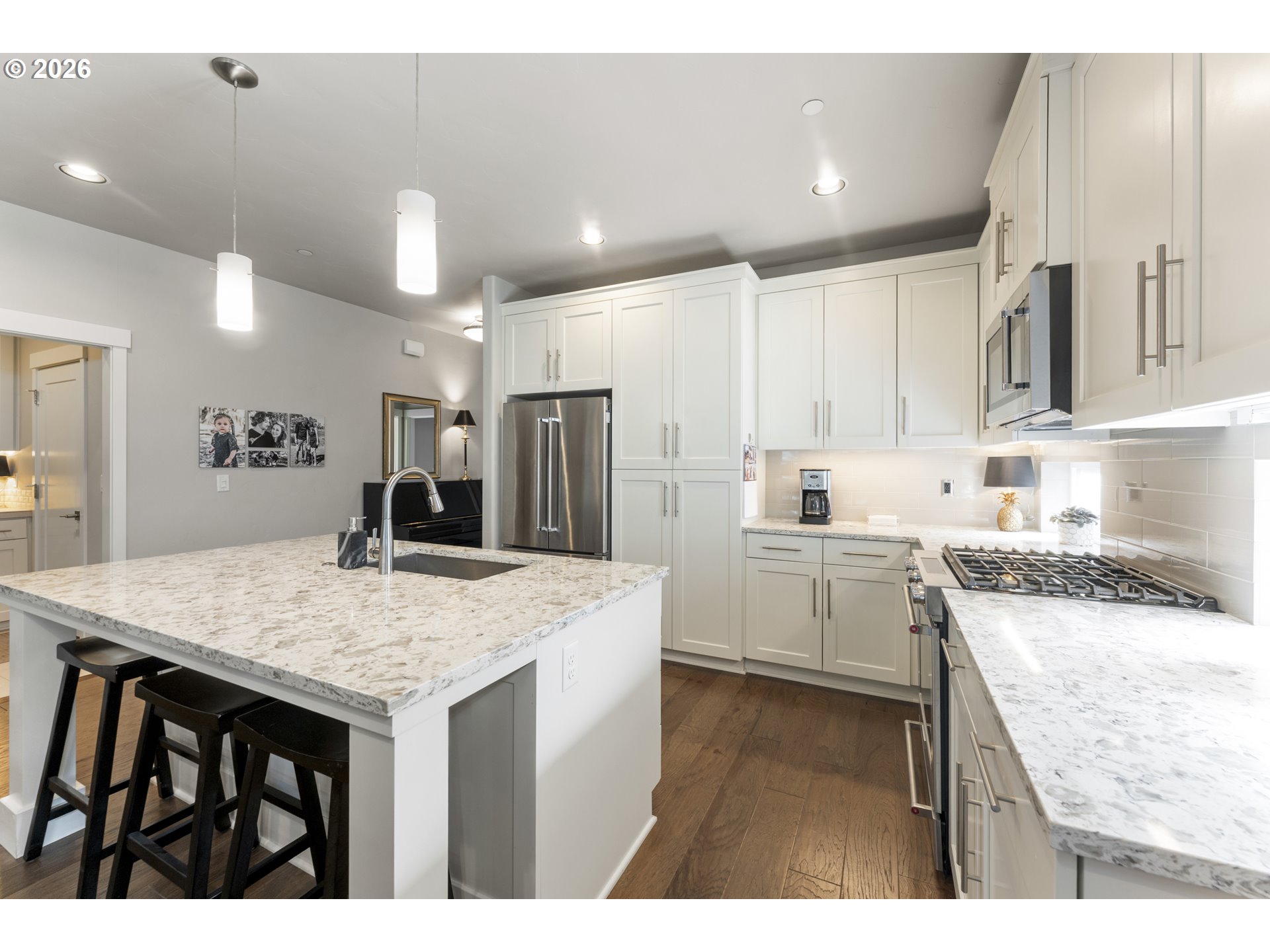 7553 Southwest Honor Loop Wilsonville, OR 97070 - Photo 6 of 24 Gallery Image 6