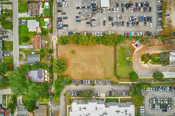 $1,299,000 | 61 N Avenue, Hollywood, FL 33024
