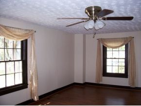 818 Colonial Road Southwest Abingdon, VA 24210 - Photo 3 of 10 Photo 3